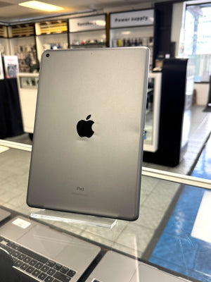 iPad 8th Gen 32GB WiFi Pre-owned