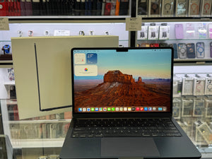 Macbook Air 13 2022 M2 16GB 256GB Pre-owned