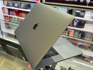 Macbook Pro 15 2019 16GB 512GB Pre-owned
