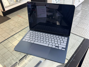 Macbook Neo A18 Pro 8GB 256GB Pre-owned