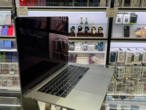 Macbook Pro 15 2019 16GB 512GB Pre-owned