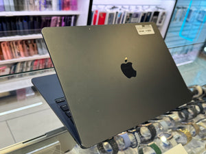 Macbook Air 13 2022 M2 8GB 256GB Pre-owned
