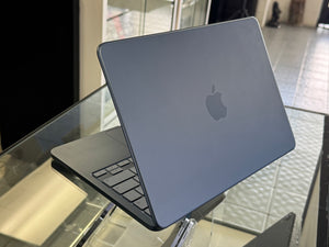 Macbook Neo A18 Pro 8GB 256GB Pre-owned