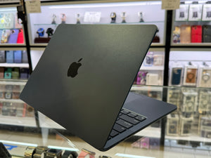 Macbook Air 13 2022 M2 16GB 256GB Pre-owned