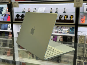 Macbook Neo 13" 8GB 256GB Pre-owned