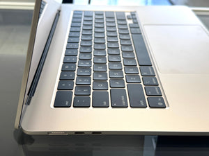 MacBook Air 15 M4 2025 16GB 512GB Pre-owned