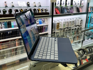 Macbook Neo 13 8GB 256GB Pre-owned