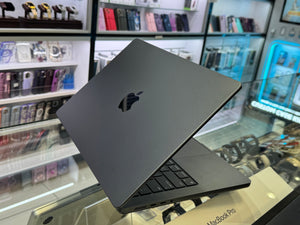 Macbook Pro 14 2024 16GB 512GB Pre-owned