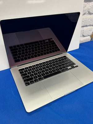 Macbook Air 15 M3 16GB 256GB Pre-owned