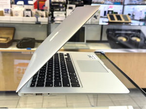 Macbook Air 13 2017 8GB 128GB Pre-owned