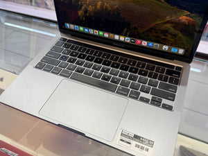 Macbook Pro 13 2020 M1 8GB 256GB Pre-owned