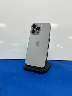 iPhone 15 Pro Max 256GB Unlocked Pre-owned