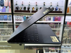 Macbook Air 13 2022 M2 8GB 256GB Pre-owned