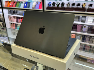 Macbook Air 13 2022 M2 16GB 256GB Pre-owned
