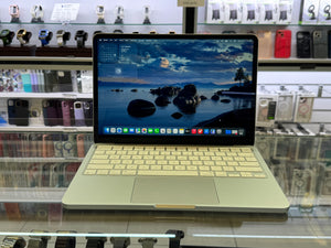 Macbook Neo 13" 8GB 256GB Pre-owned