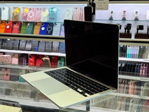 Macbook Pro 13 M1 8GB 256GB Pre-owned