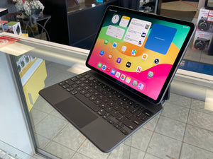 Apple Magic Keyboard 11 Inch Pre-owned