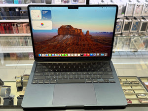 Macbook Air 13 2022 M2 16GB 256GB Pre-owned