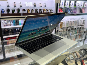 Macbook Pro 13 M1 8GB 256GB Pre-owned