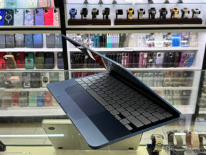 Macbook Neo 13 8GB 256GB Pre-owned