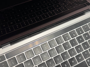 MacBook Pro 13" 2020 i5 8GB 512GB Pre-owned