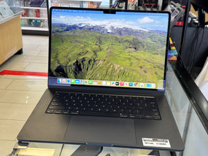 MacBook Air 15 M3 16GB 512GB Pre-owned