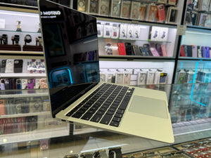 Macbook AiR 2020 M1 8GB 256GB  Pre-owned