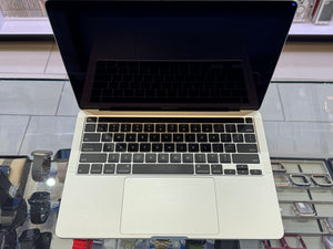 Macbook Pro 13 2020 i5 8GB 256GB Pre-owned