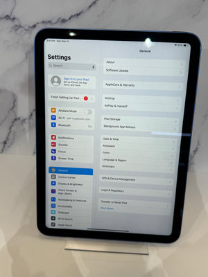 iPad 10th Gen 64GB WiFi Pre-owned