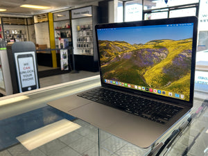 Macbook Air 2020 M1 8GB 256GB Pre-owned