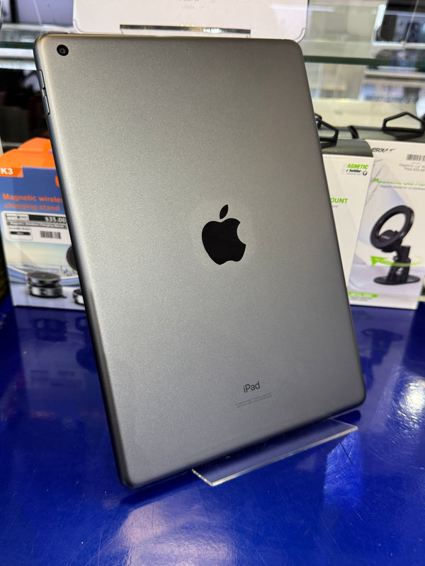 iPad 7th Gen 128GB WiFi Pre-owned