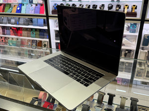 Macbook Pro 15 2019 16GB 512GB Pre-owned