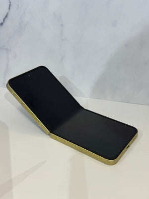 Samsung Z Flip6 256GB Unlocked Pre-owned
