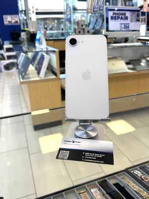 iPhone 16e 128gb AT&T Pre-owned