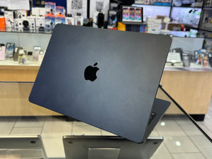 MacBook Air 13 2022 M2 8GB 256GB Pre-owned