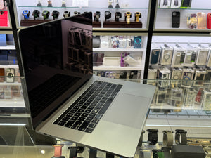 Macbook Pro 15 2019 16GB 512GB Pre-owned