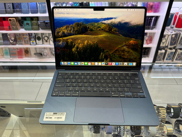 Macbook Air 13 2022 M2 8GB 256GB Pre-owned