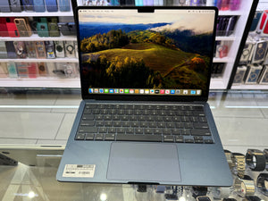 Macbook Air 13 2022 M2 8GB 256GB Pre-owned