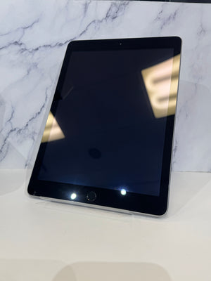 Apple iPad 5th Gen 32GB Wifi Pre-owned