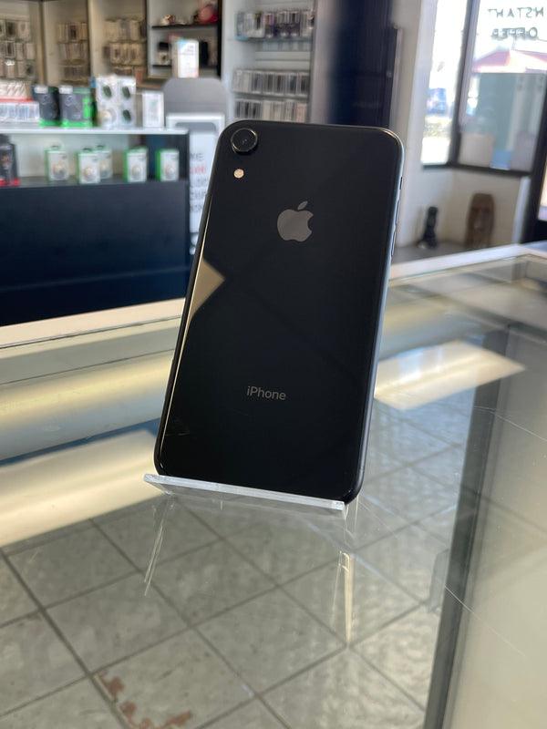 iPhone XR 64GB Unlocked Pre-owned