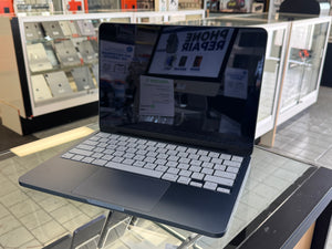 Macbook Neo A18 Pro 8GB 256GB Pre-owned