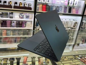 Macbook Air 13 2022 M2 16GB 256GB Pre-owned