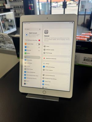 iPad 8th Gen 32GB WiFi Pre-owned