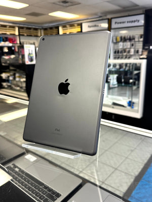 iPad 8th Gen 32GB WiFi Pre-owned