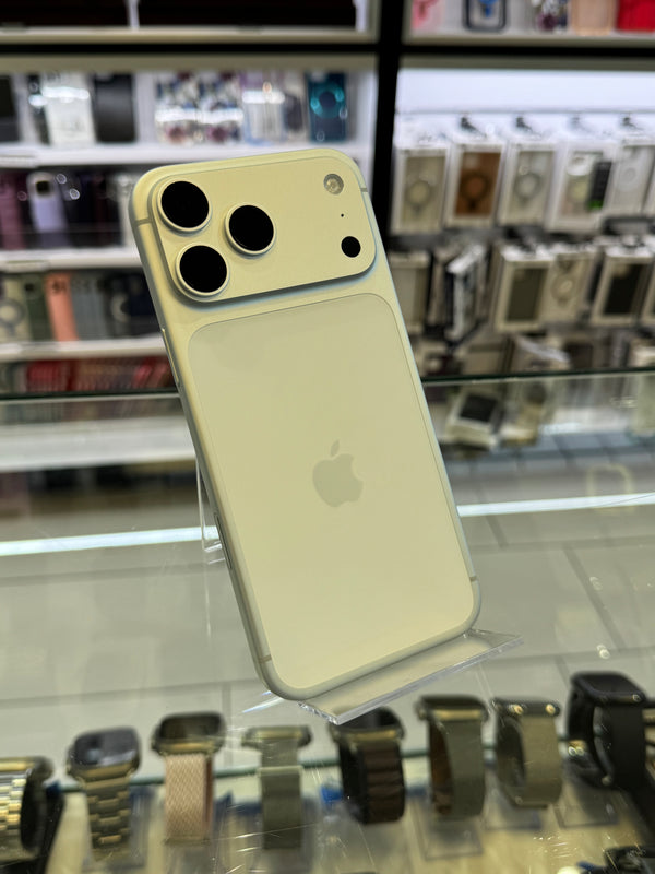 iPhone 17 Pro Max 512GB Unlocked Pre-owned