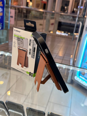 Magnetic Wallet With Foldable Stand