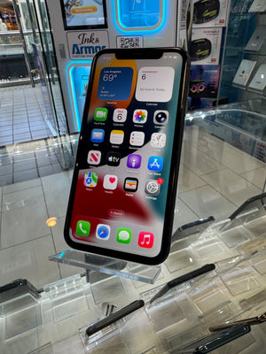 iPhone 11 64GB AT&T Pre-owned